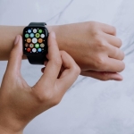 Kiek kainuoja Apple Watch stiklo keitimas